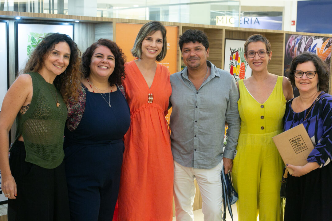 Equipe o projeto várias maos uma cultura: retratos da arte popular pernambucana